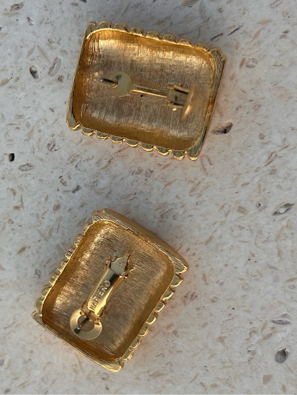 1980s NAPIER Gold-tone Curved Ribbed Rectangle French Clip Earrings - Picture 5 of 6